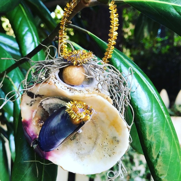 Madonna & Child Seashell Ornament Handmade Medium - Picture 1 of 4